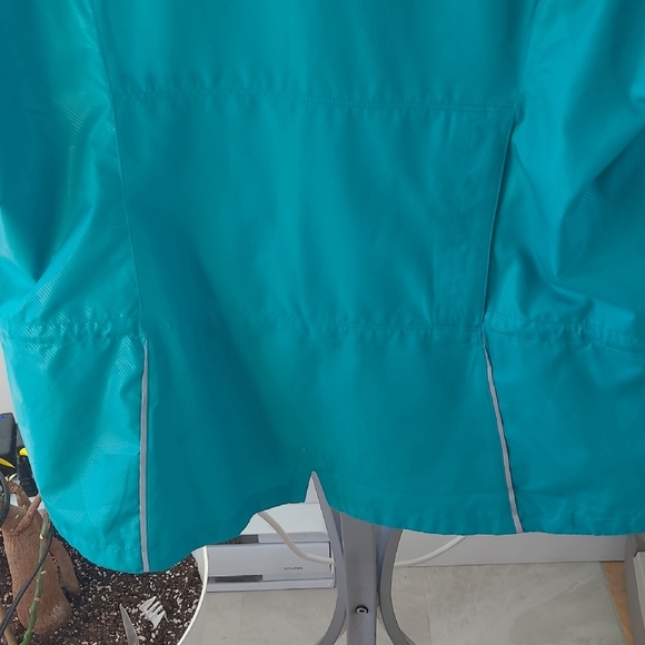 The North Face Teal Jacket - Picture 6 of 9